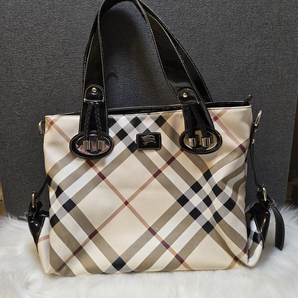 Burberry Nova Check Tote - Authentic Y2K Goals - Cream w Black. Timeless Luxury